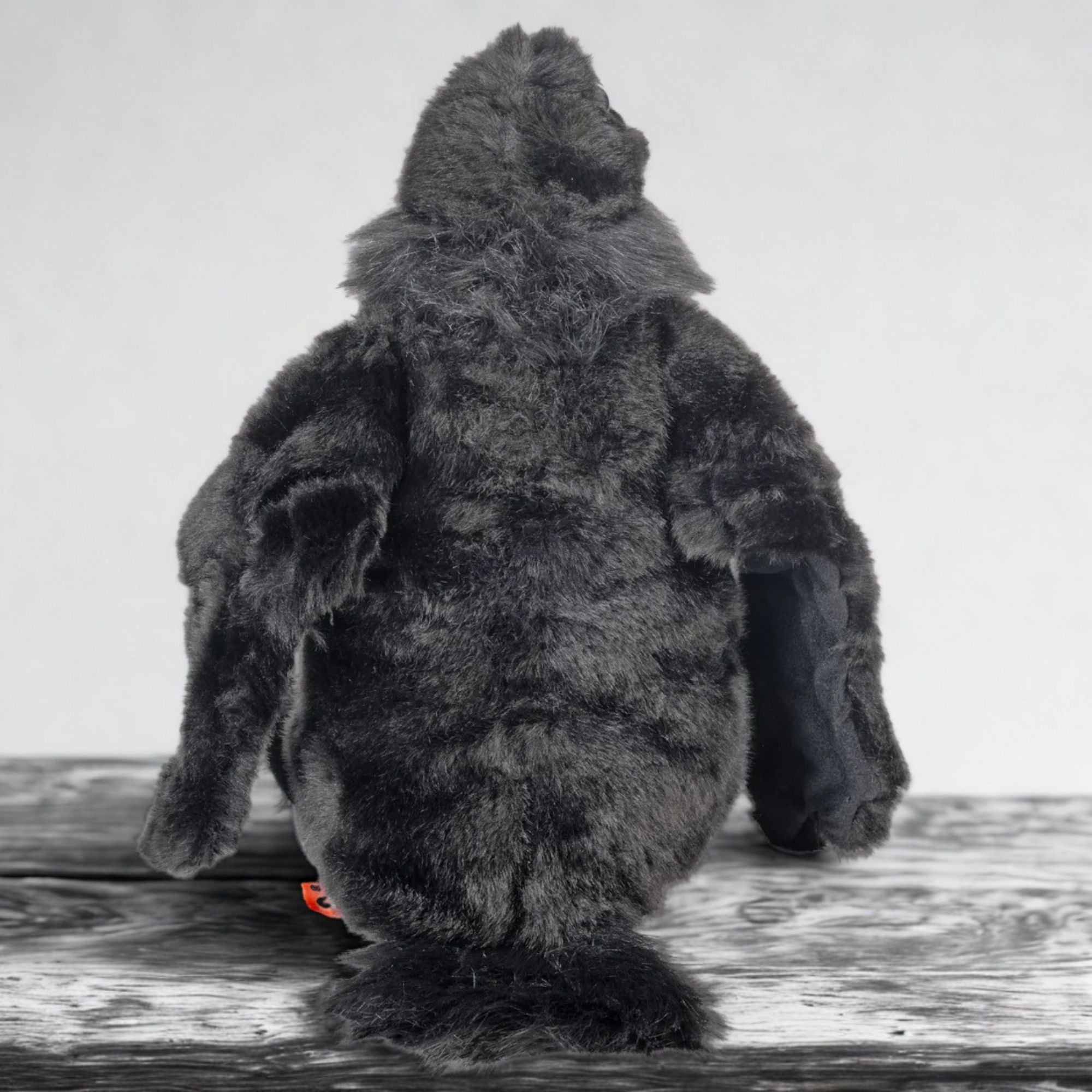 Peluche Cuervo Realista: Un Homenaje al Misterio de Poe