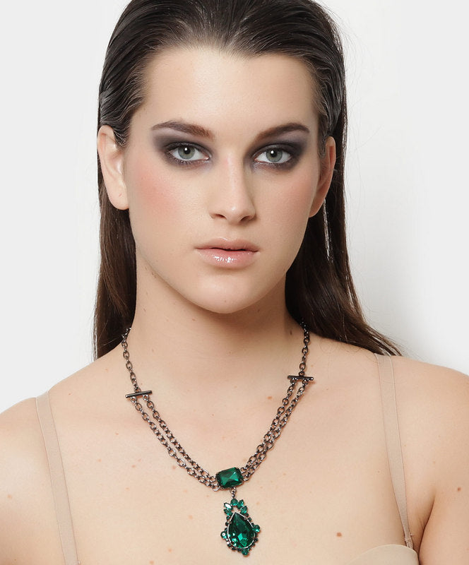 Collar Doble Cadena con Cristales Verde Esmeralda – Colección Bali