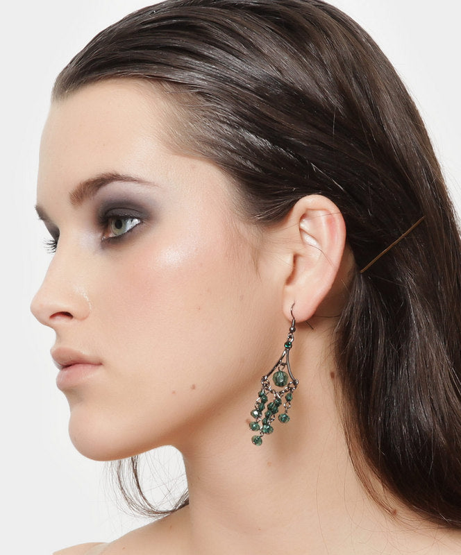 Aretes Colgantes con Cristales Verde Agua y Estructura Metálica. Colección Bali